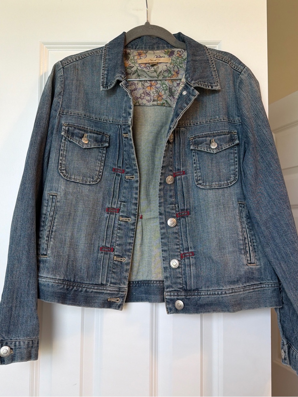 Vintage Light Blue Denim Jean Jacket with Floral Lining